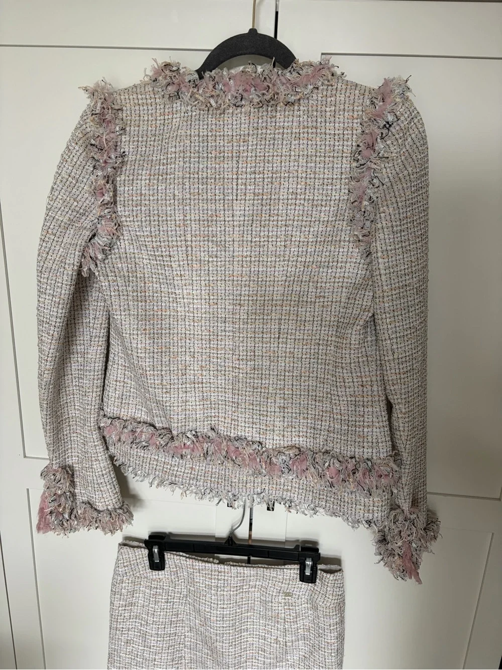 CHANEL 2004 Fantasy Tweed Lesage Poodle Pink Cream Blazer Jacket and skirt